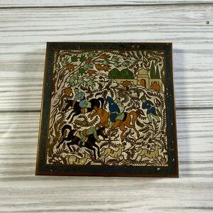 Volupte Vintage Gold Tone Swinglok Makeup Holder Box Compact USA Oriental Prop